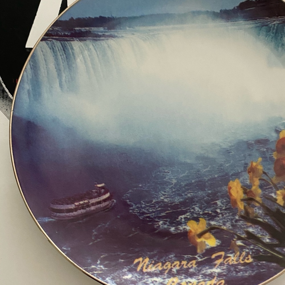 Niagara Falls Canada Decorative Plate 8 inches - Picture 14 of 16